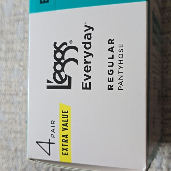 LEGGS BRAND WOMENS EVERYDAY REGULAR PANTYHOSE 5 PAIR NUDE SHEER TOE SIZE B - Picture 9 of 13